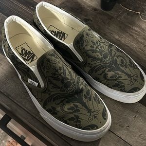 Vans skull slip on